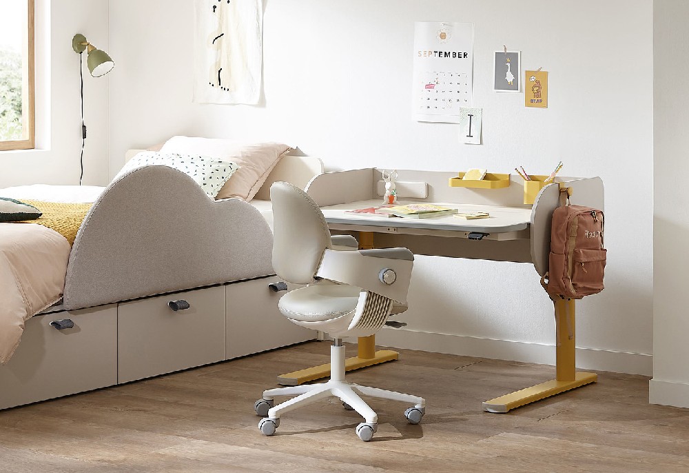 兒童學(xué)習(xí)桌椅產(chǎn)品設(shè)計(jì)